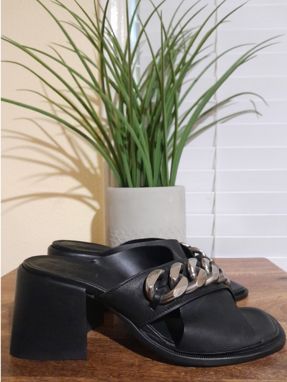 Leather Black Silver Chinkyl Goth Grunge Designer‎  Heels 39 (8.5) retail: $195 - Picture 4 of 11